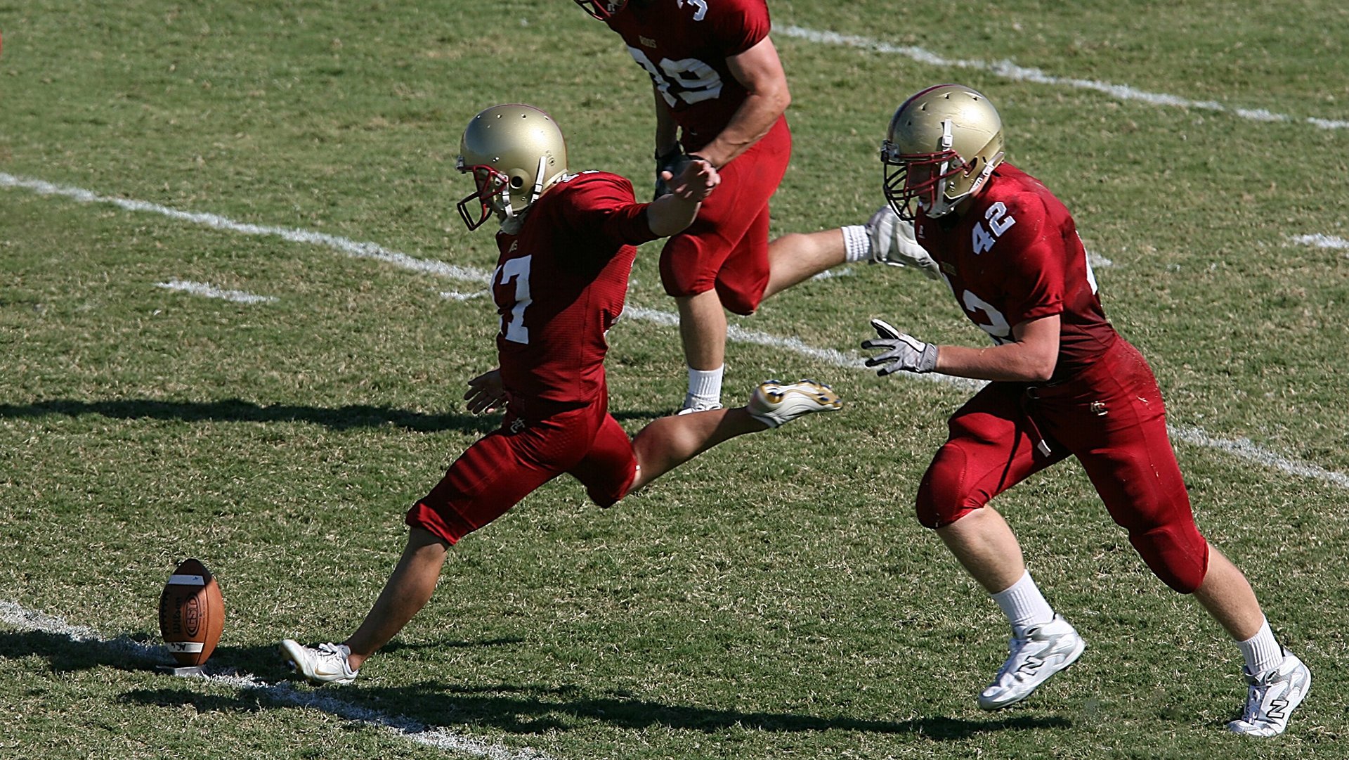 “2025世界运动会：短柄墙球挑战赛，谁能突破极限，成为真正的战术大师？”